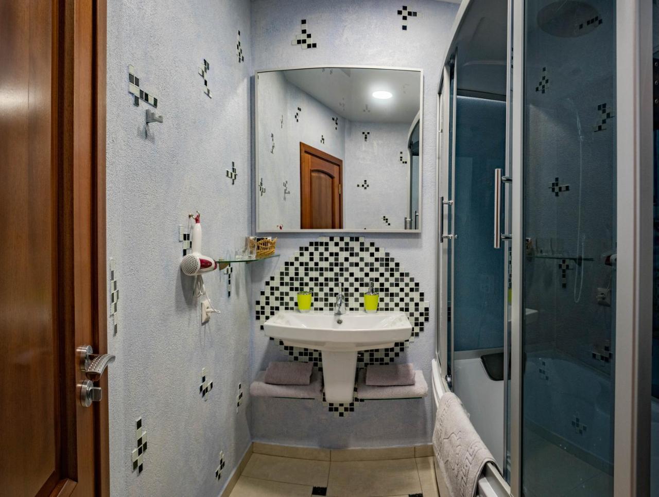 2-Room Apartment Lux Near Centre Wi-Fi Free Dnipro Dış mekan fotoğraf