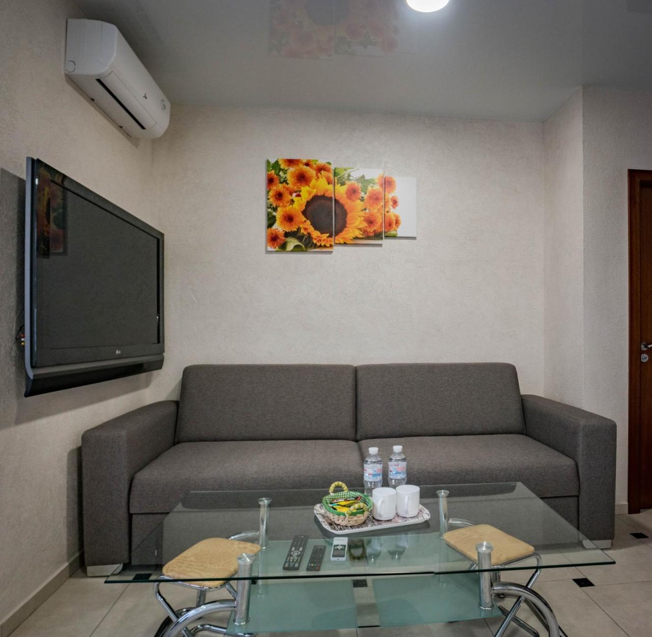 2-Room Apartment Lux Near Centre Wi-Fi Free Dnipro Dış mekan fotoğraf